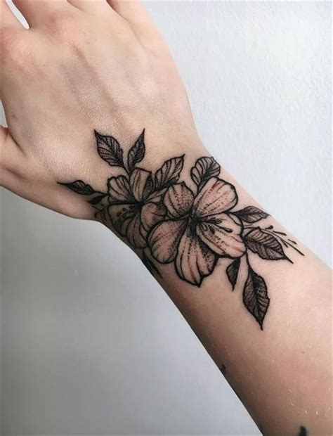 upper wrist tattoo|cool wrist tattoo ideas.